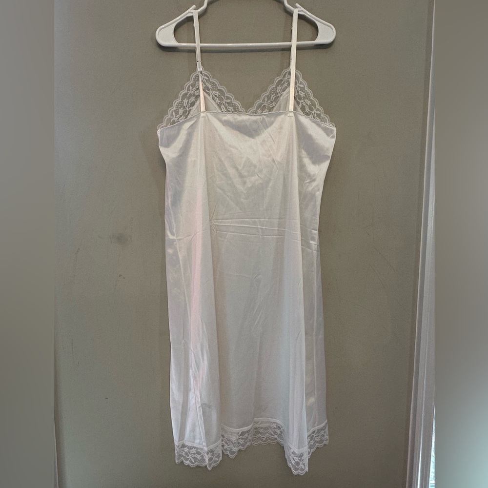 True Vintage 70’s/80’s Sears Brand White Lace Trim Chemise/Slip Dress Size 38/M - Picture 7 of 7
